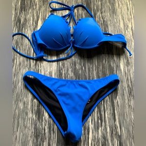 Blue VS bikini